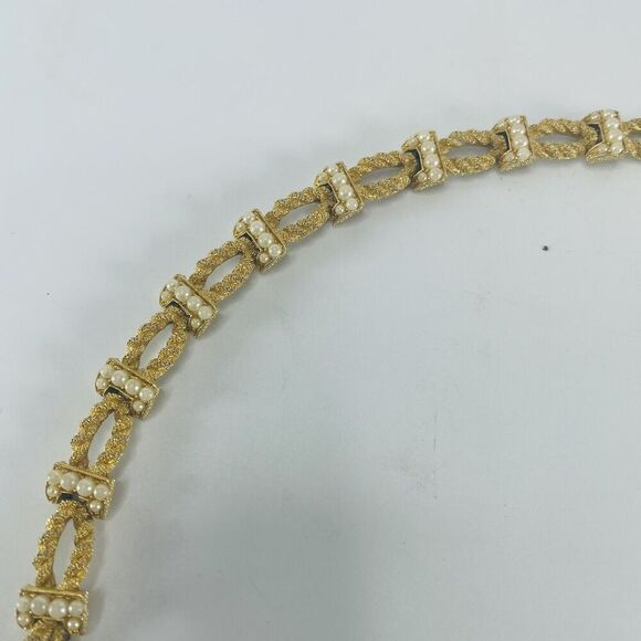 Crown Trifari Signed Bracelet Gold Tone Nugget Rope White Faux Pearl Link VTG 7" - Picture 2 of 16